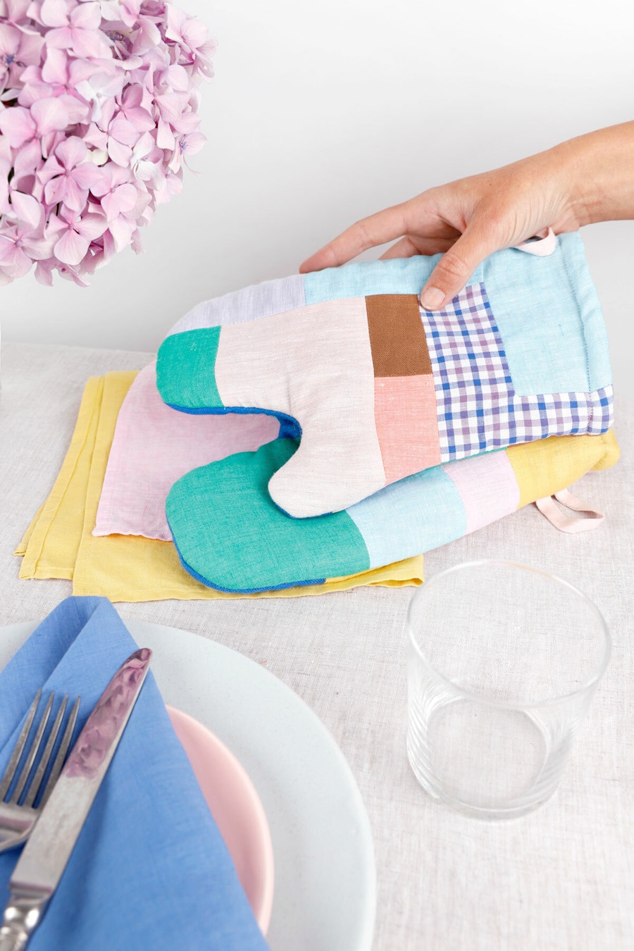 DIY Table Setting Mitts