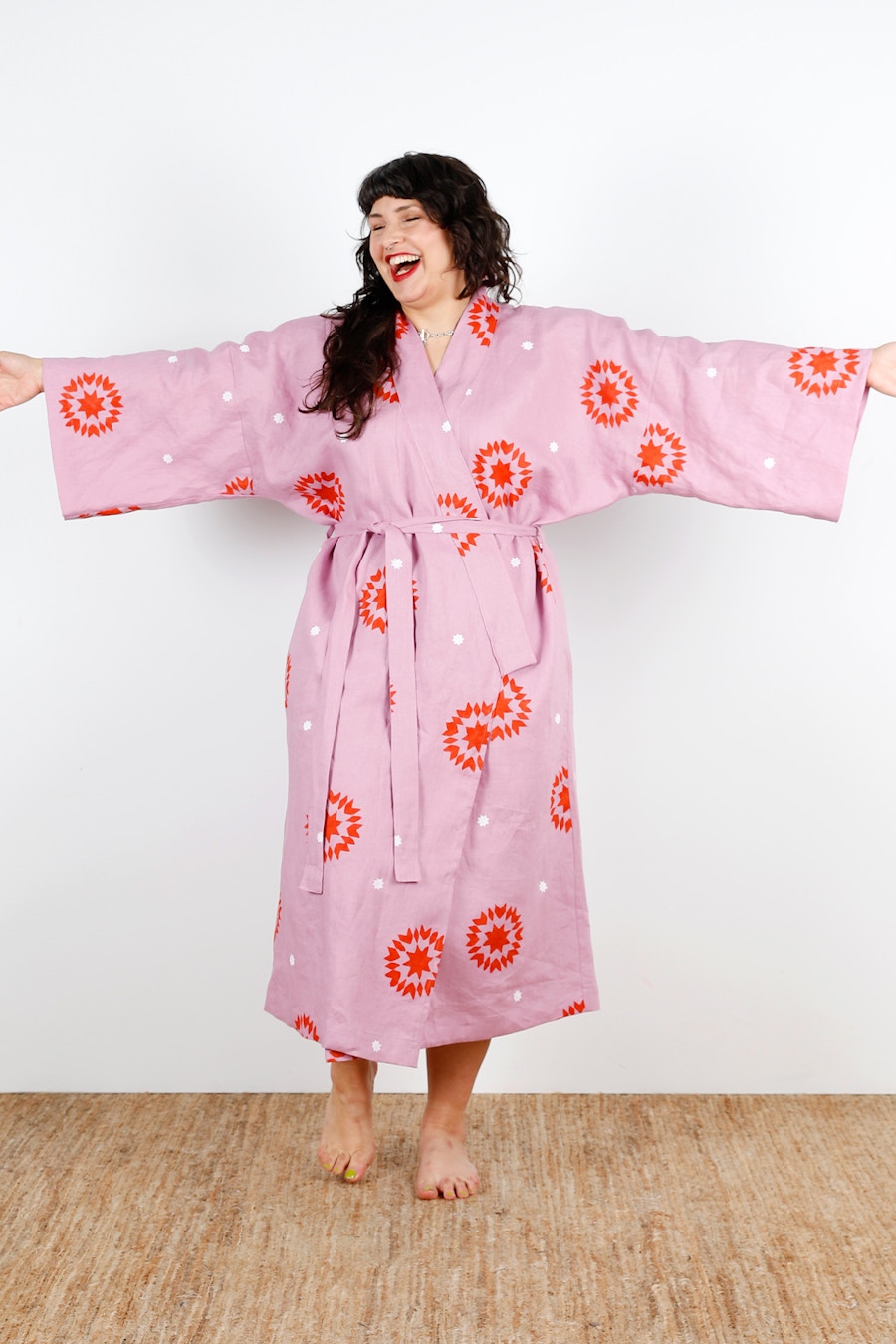 Printed Lucie Robe Zosia Arms Out Laughing
