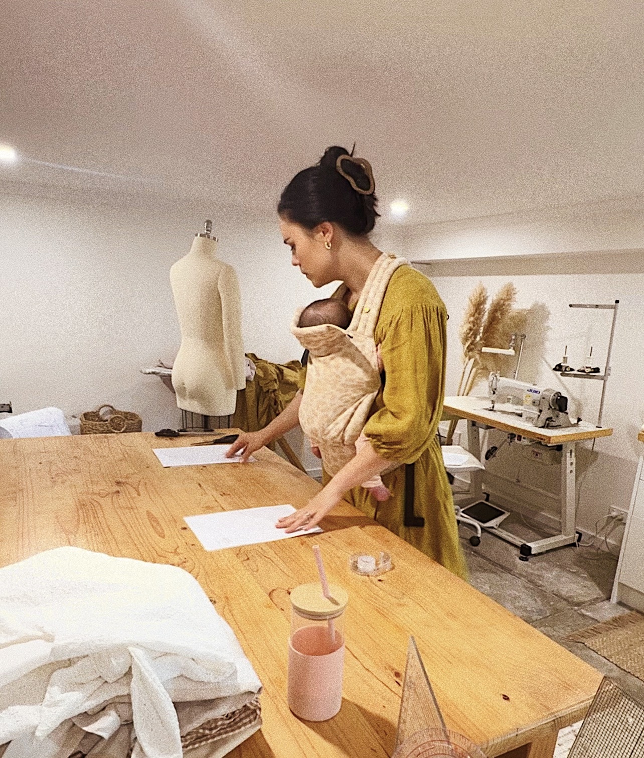 F23 B5 B64 EF8 C 4 B5 D A14 D 1051075 C8 CDC