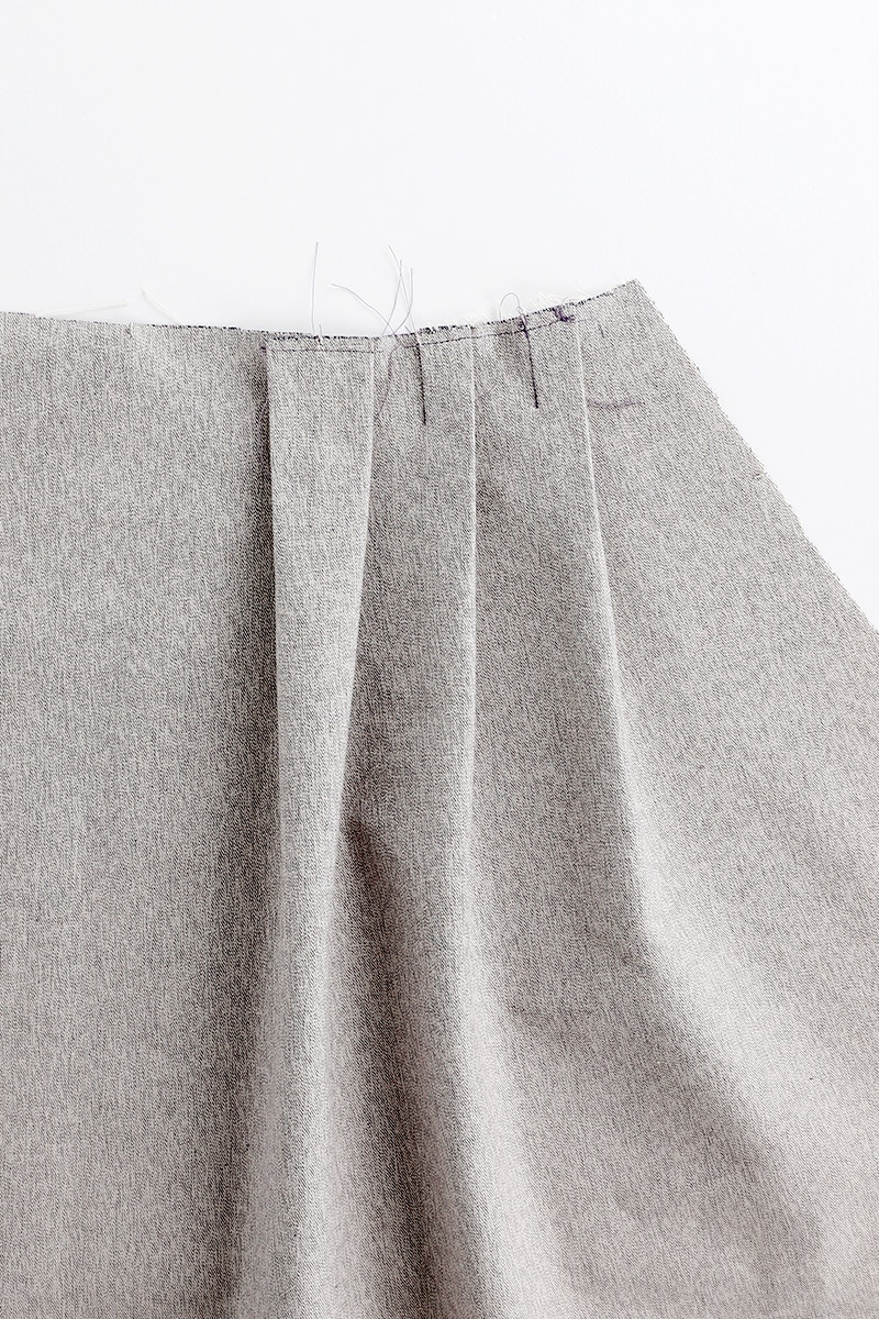 11 Pleats Complete One Side