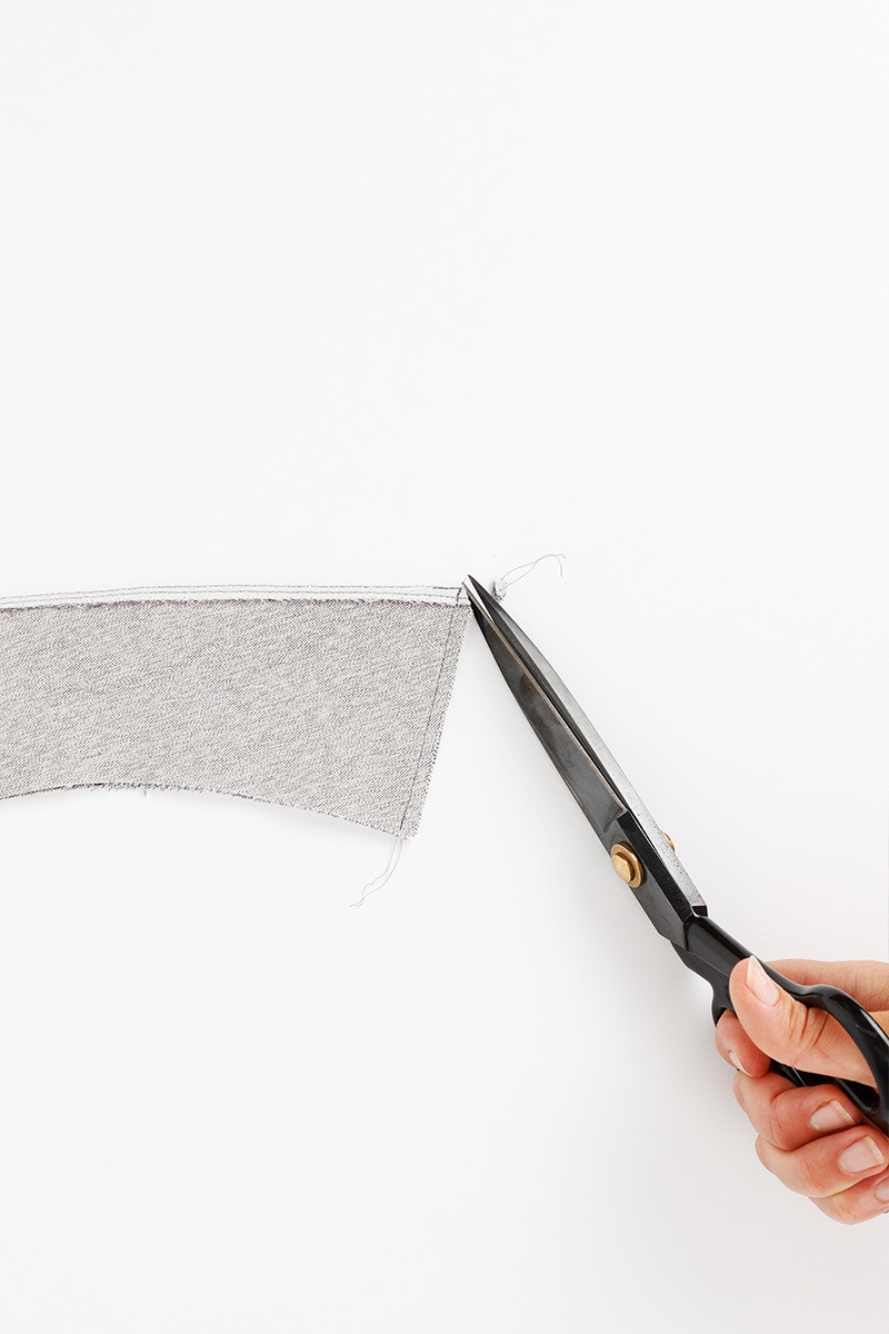22 Trim Pointed Collar