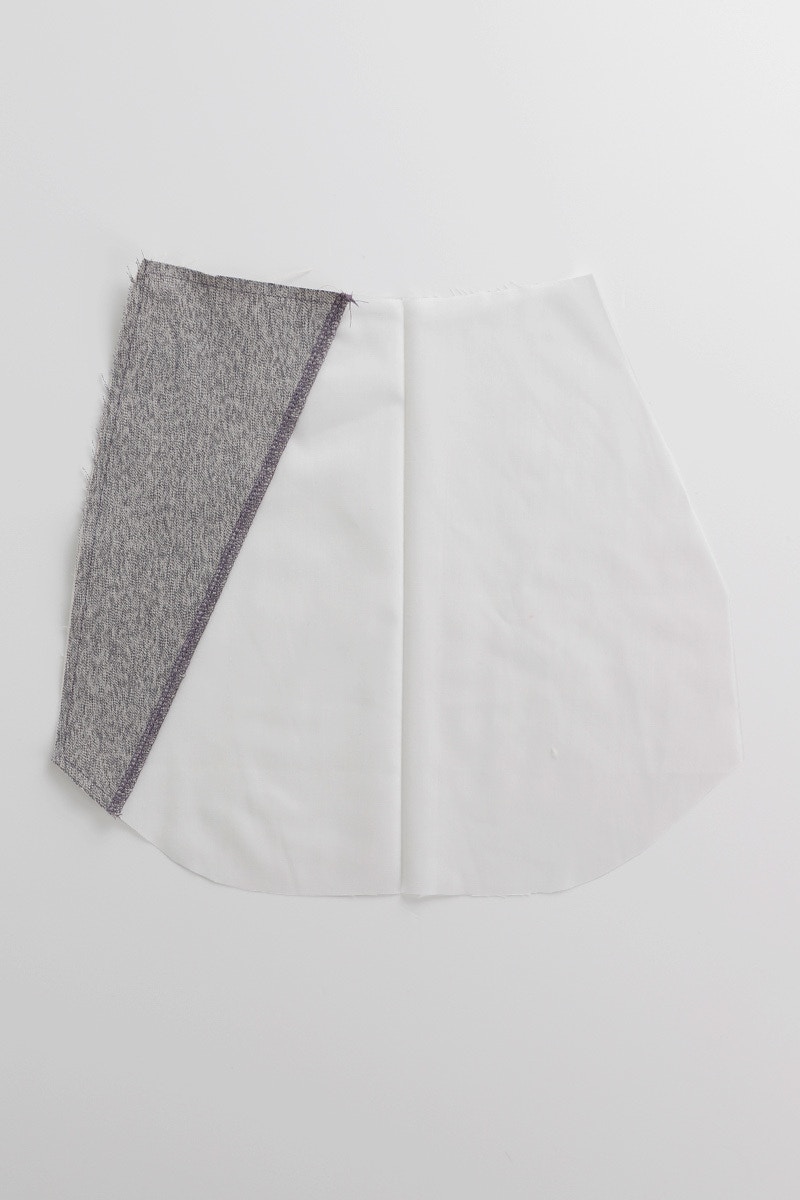 1 Overlocked Pocket Barrier