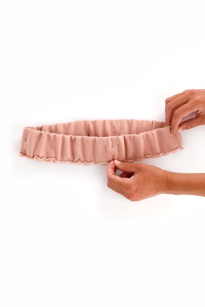 31 pinning elastic evenly