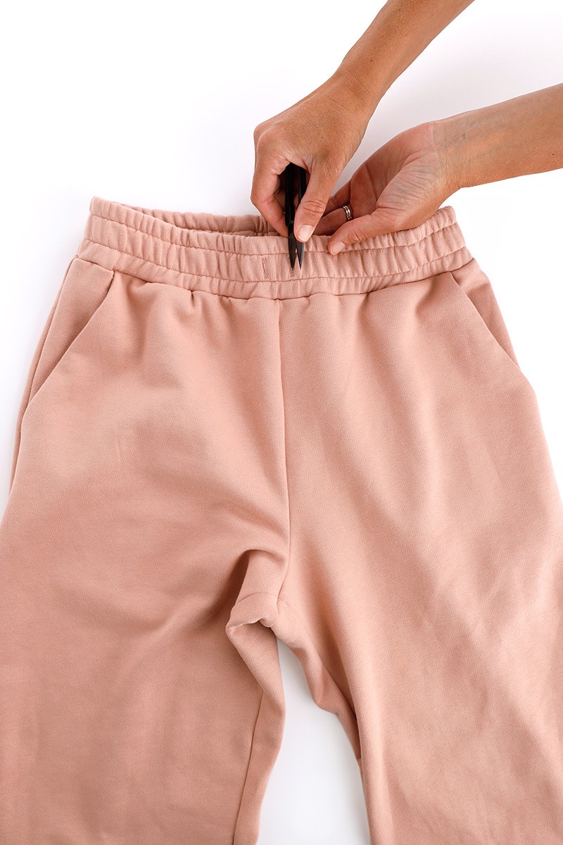 47 cutting buttonhole