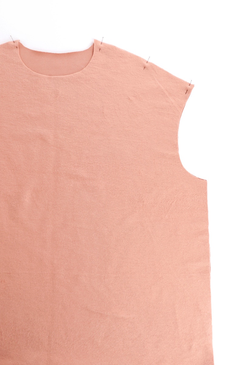6 shoulder seam pinned