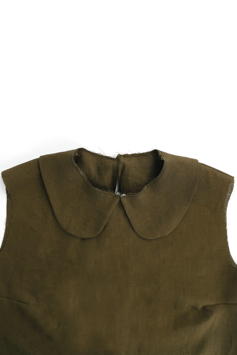 18 Collar Sewn To Bodice Zoom