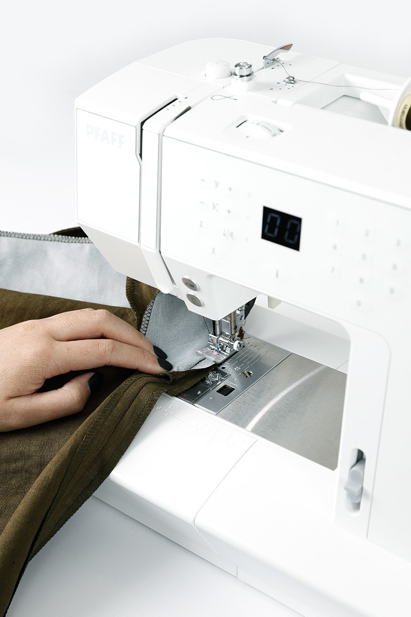 35 Tack Facing Bodice Seam