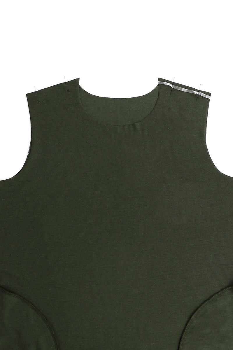 1 Pin Together Mobilon Shoulder Seams