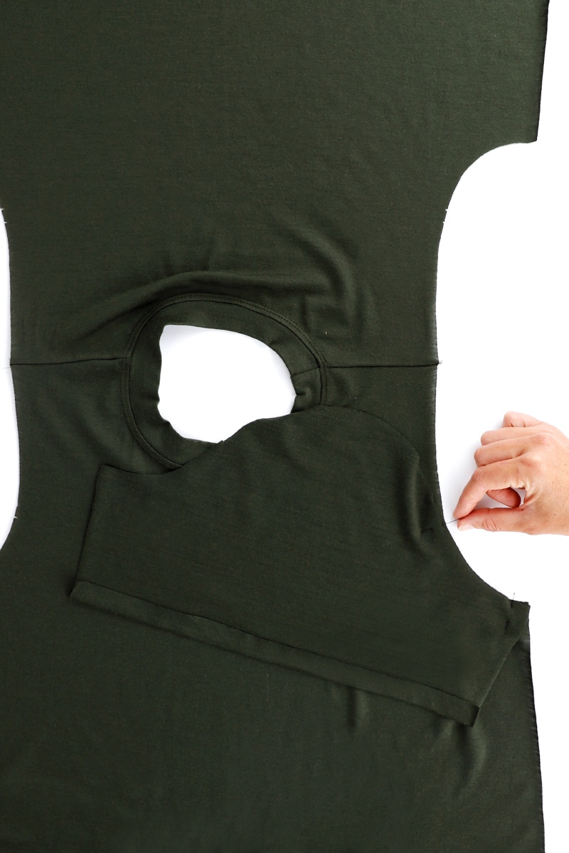 1 Pin Sleeves Match Notches
