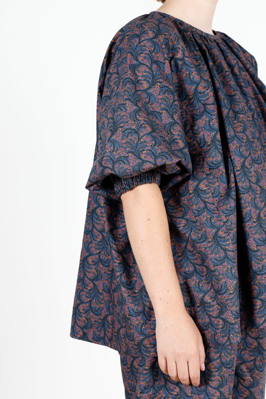 Steph Liberty Paint Sparrow Set Side Sleeve Crop