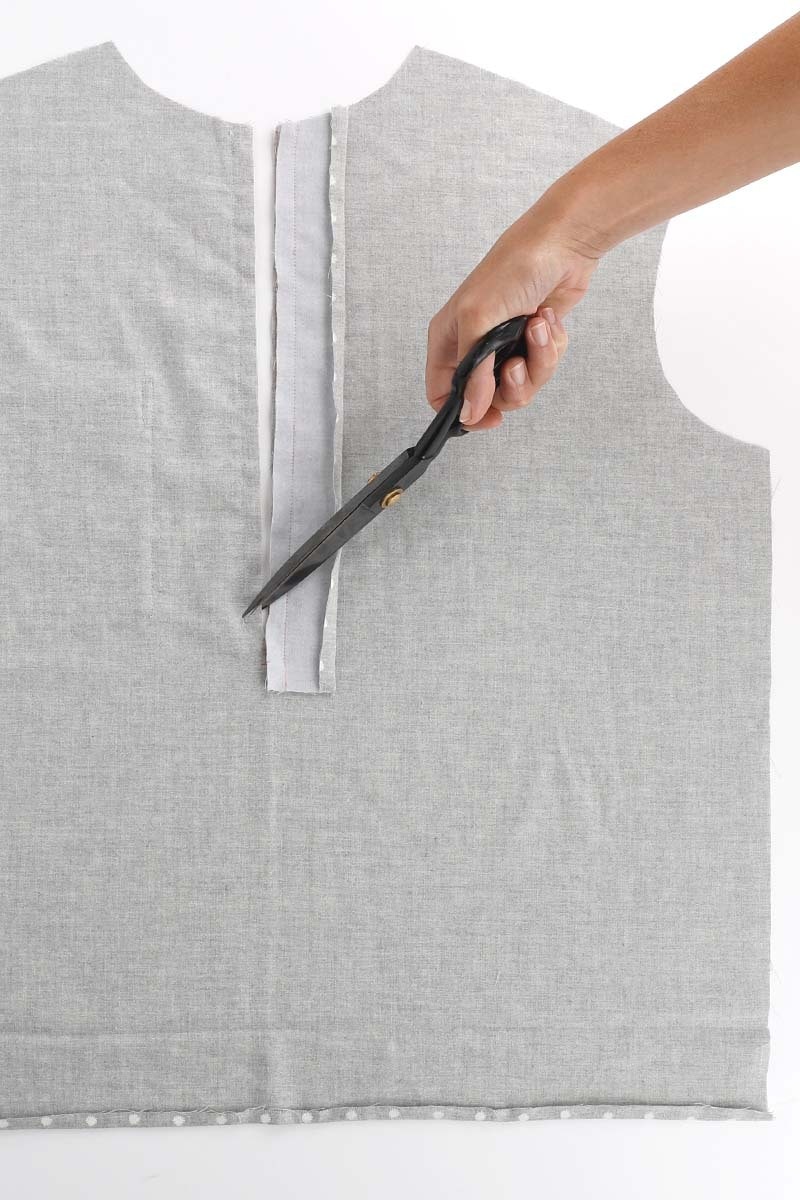 24 cutting angle on placket front wrong side
