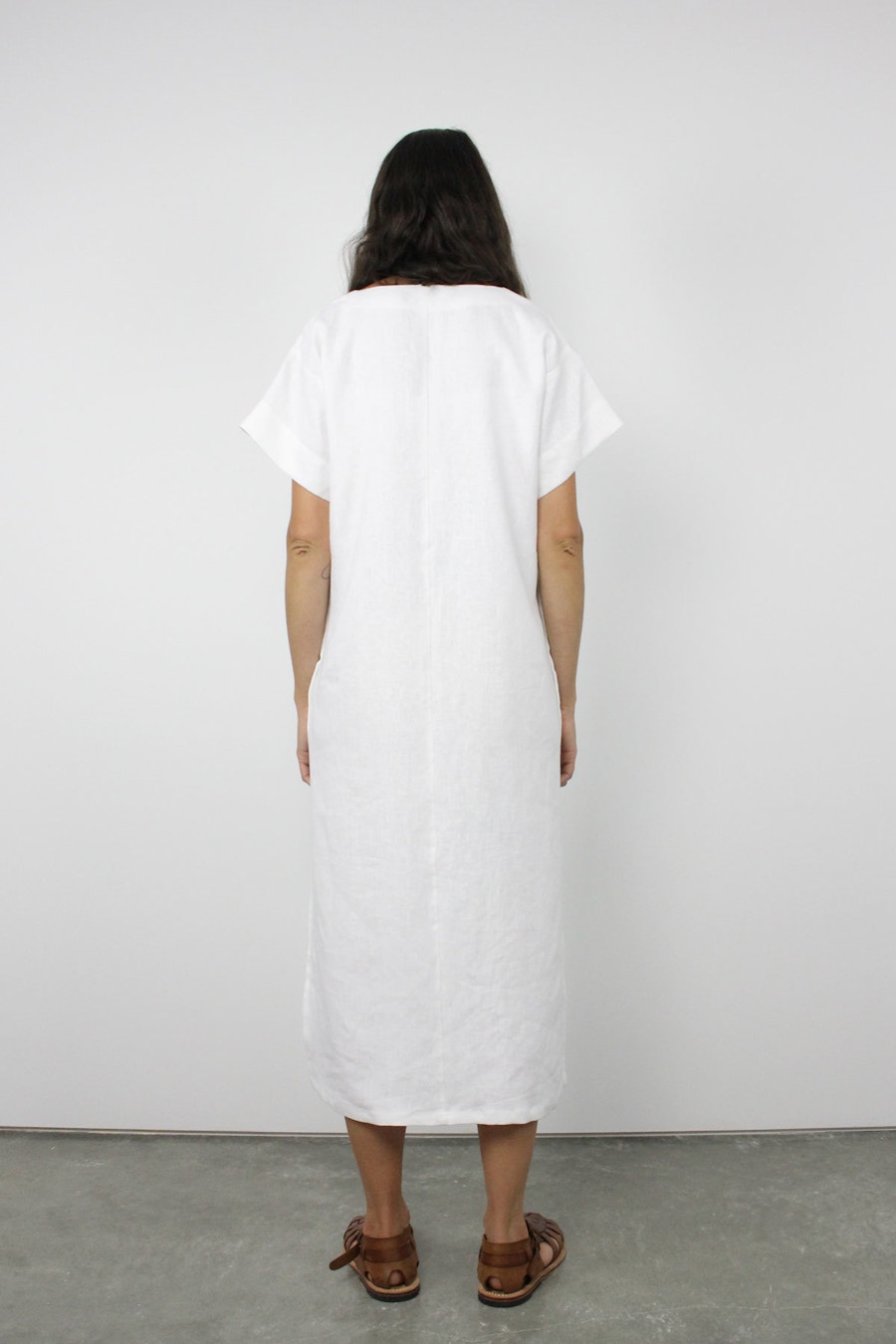 Adelia dress the hemming pattern back white linen fabric by the fabric store